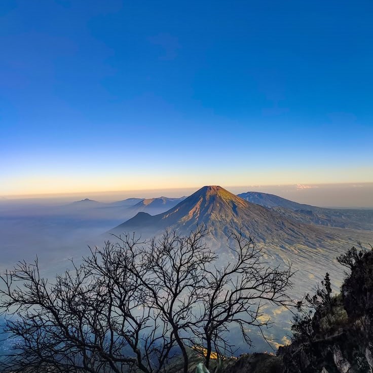 GUNUNG